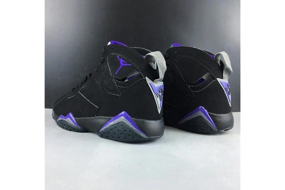 304775-053 RAY ALLEN RETRO BUCKS AIR 304775-053 JORDAN 7 0320